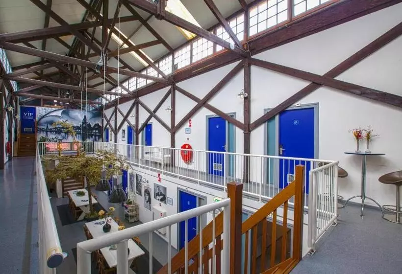 اتاق استاندارد, Kings Inn City Hostel
