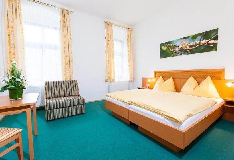 غرفة قياسية ثلاثية, Naturhotel Schloss Kassegg