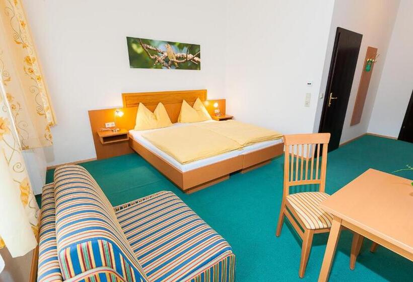 Номер Стандарт Трехместный, Naturhotel Schloss Kassegg