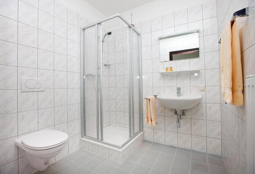 غرفة قياسية رباعية, Naturhotel Schloss Kassegg