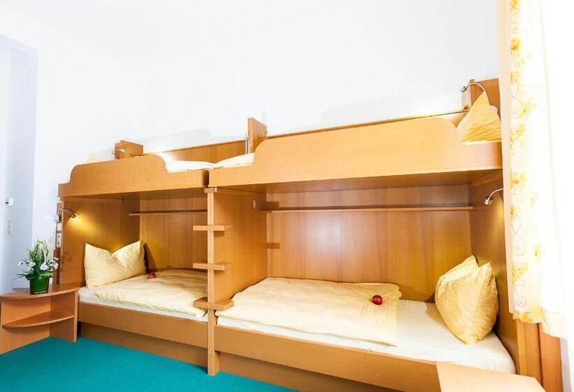 غرفة قياسية رباعية, Naturhotel Schloss Kassegg