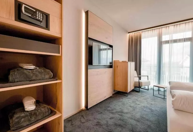 バルコニー付きスタンダードトリプルルーム, Gasthof Hotel Post