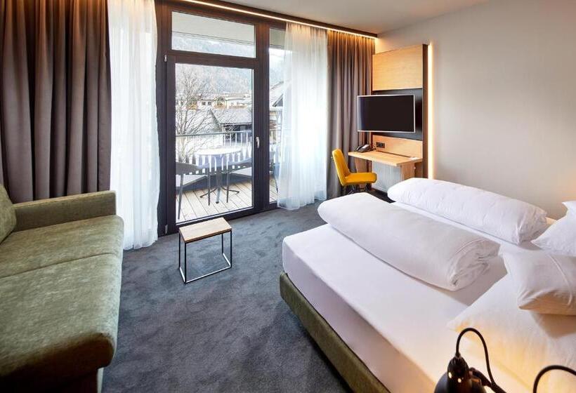 バルコニー付きスタンダードトリプルルーム, Gasthof Hotel Post