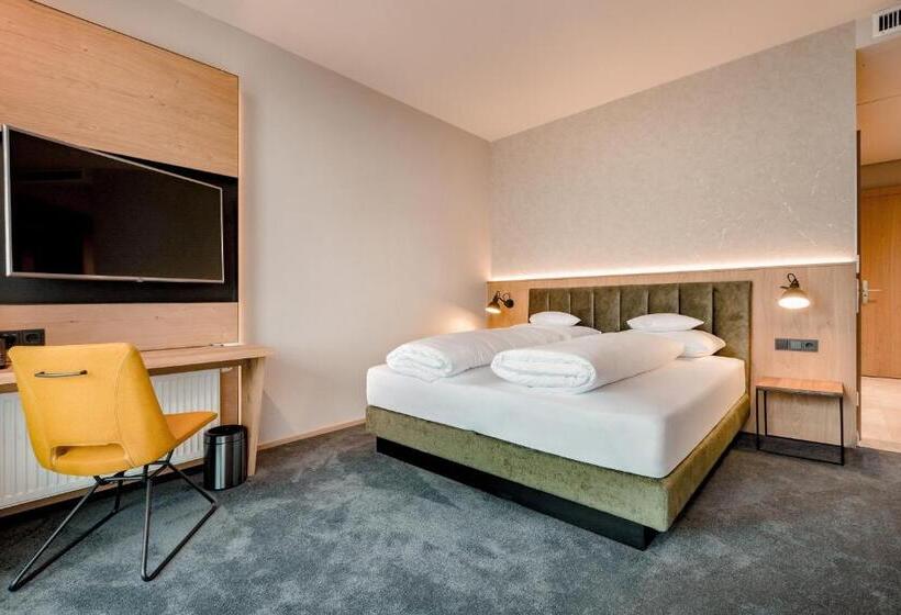 バルコニー付きスタンダードトリプルルーム, Gasthof Hotel Post