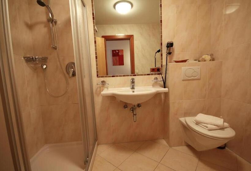 Номер Стандарт Трехместный, Gasthof Neuner