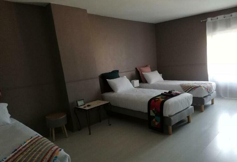 חדר סטנדרט לשלושה, Le Clos Art