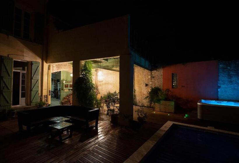 חדר סטנדרט לשלושה, Le Clos Art