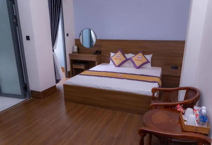 اتاق لوکس با بالکن, Khách Sạn Sớm Phú Quý   Ninh Thuận