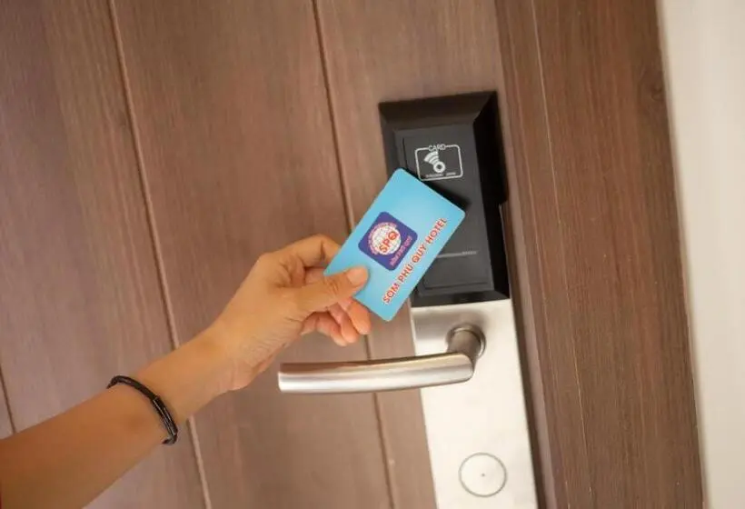 اتاق لوکس با بالکن, Khách Sạn Sớm Phú Quý   Ninh Thuận