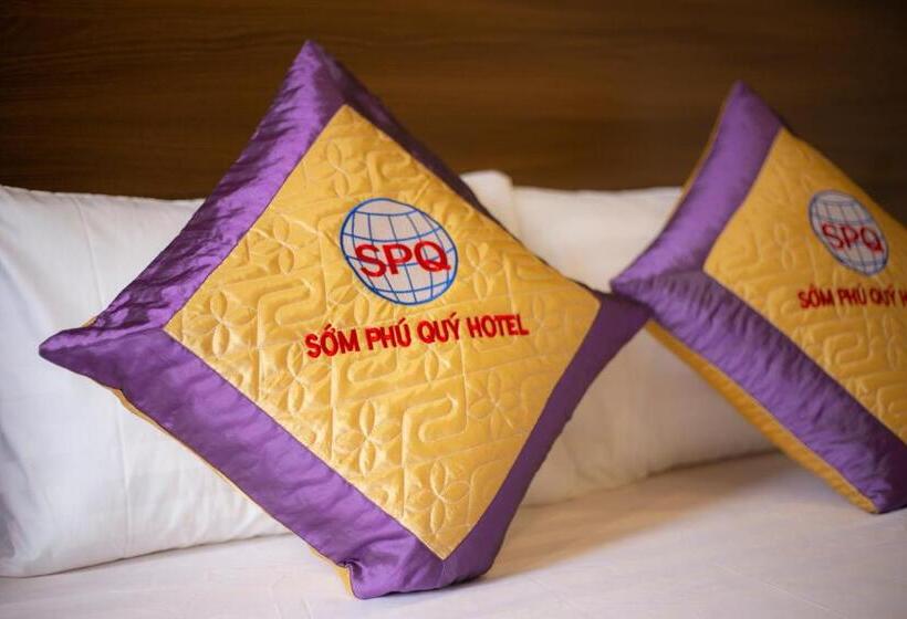 اتاق لوکس با بالکن, Khách Sạn Sớm Phú Quý   Ninh Thuận