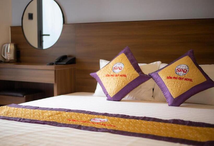 اتاق لوکس با بالکن, Khách Sạn Sớm Phú Quý   Ninh Thuận