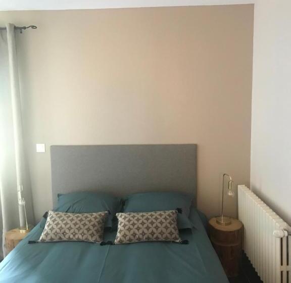 标准间, L Estampille