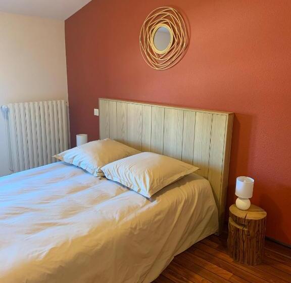 标准三人间, L Estampille