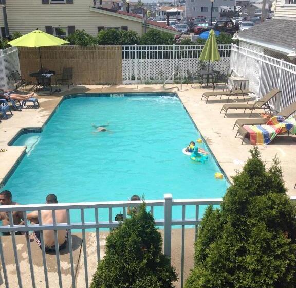 غرفة قياسية ثلاثية مزودة بشرفة, Ships Inn