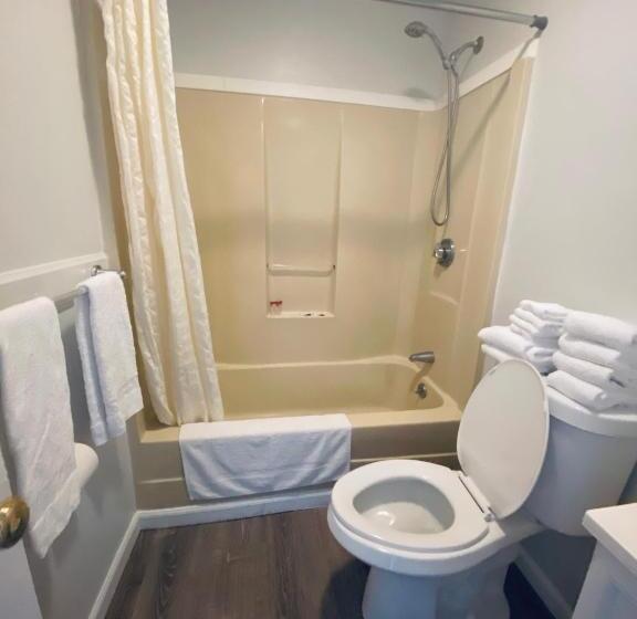 غرفة قياسية ثلاثية مزودة بشرفة, Ships Inn