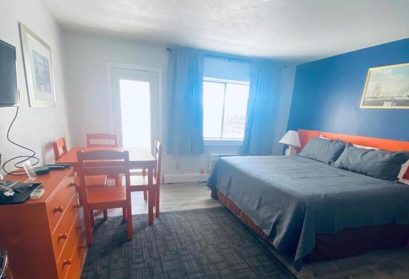 غرفة قياسية ثلاثية مزودة بشرفة, Ships Inn