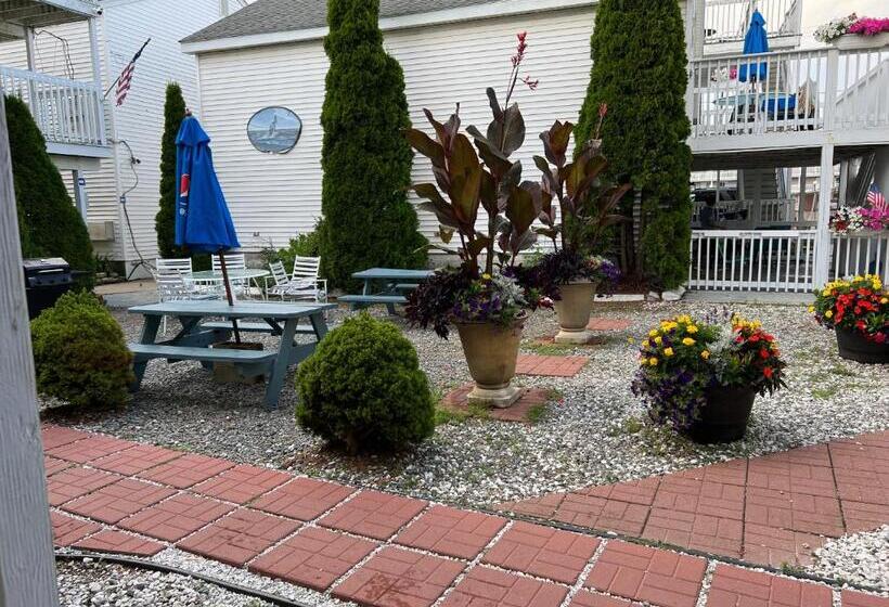 شقة غرفتين, Ships Inn