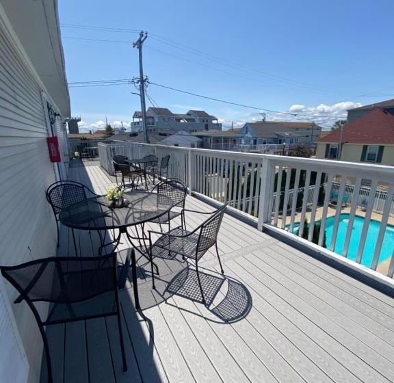 شقة غرفتين, Ships Inn