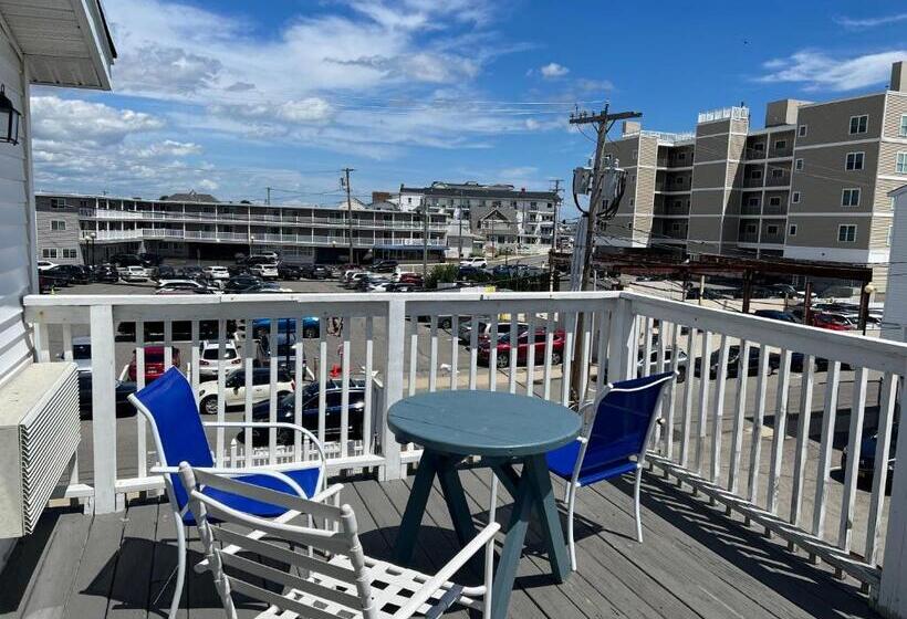 إستوديو قياسى سرير كينج, Ships Inn