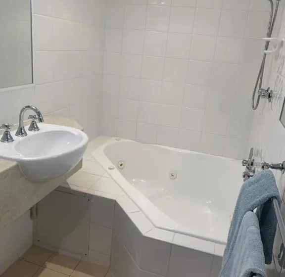 キングサイズベッドのスタンダードルーム, Latrobe Motel Morwell