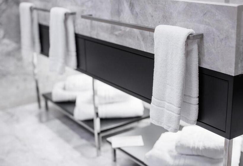 סוויטת ג'וניור עם מרפסת, Prado Luxury