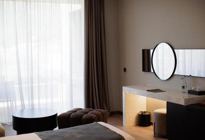 小型套房带阳台, Prado Luxury