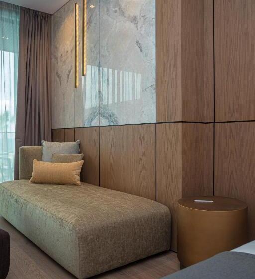 סוויטת ג'וניור עם מרפסת, Prado Luxury