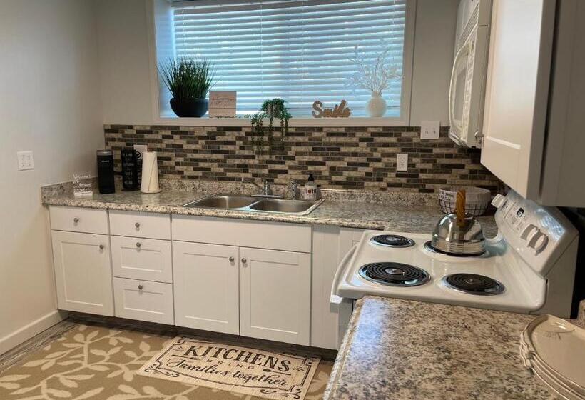 جناح عائلي, The St Maries Inn