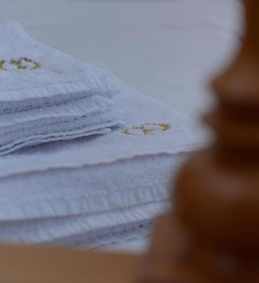 اتاق لوکس با بالکن, Aratta Royal