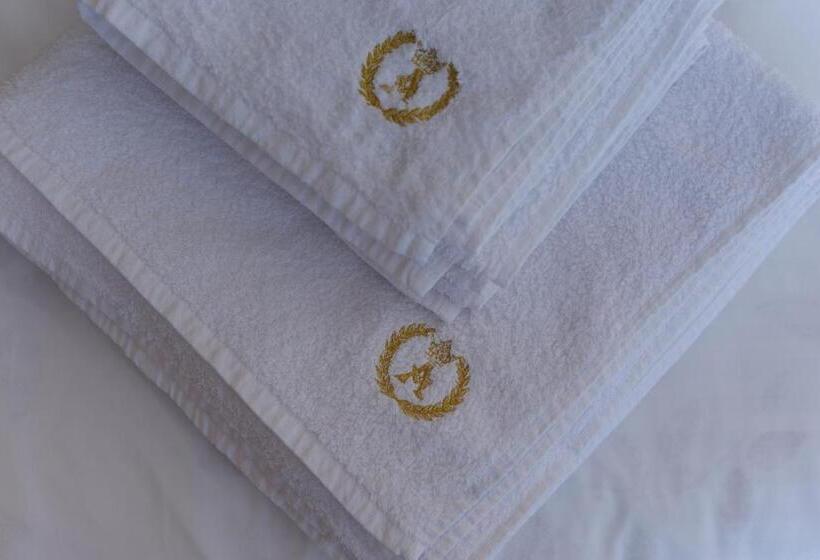 اتاق لوکس خانوادگی, Aratta Royal