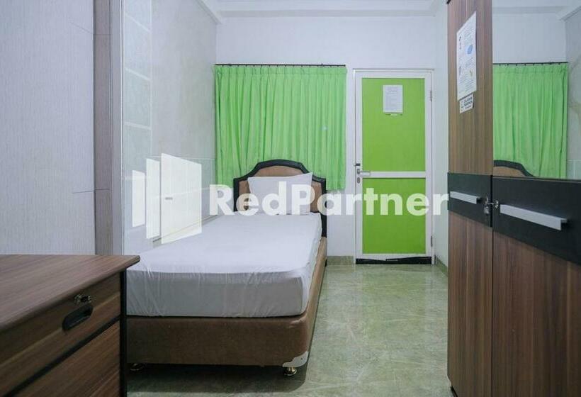 חדר סטנדרט יחיד, Pondok Hijau Syariah Mitra Reddoorz At Citraland Surabaya