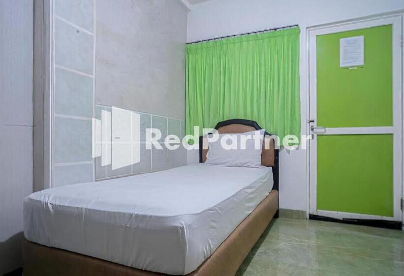 חדר סטנדרט יחיד, Pondok Hijau Syariah Mitra Reddoorz At Citraland Surabaya