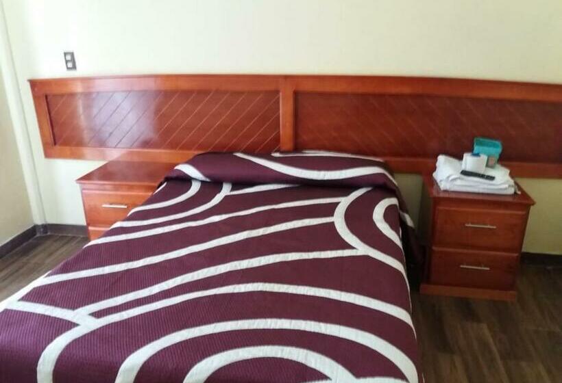 חדר דלוקס יחיד, Restaurant Los Prismas