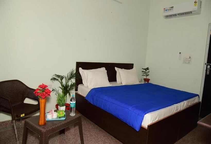 غرفة سوبيريور, Ashoka Palace