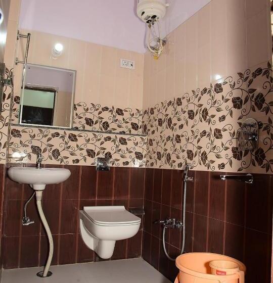 غرفة سوبيريور, Ashoka Palace