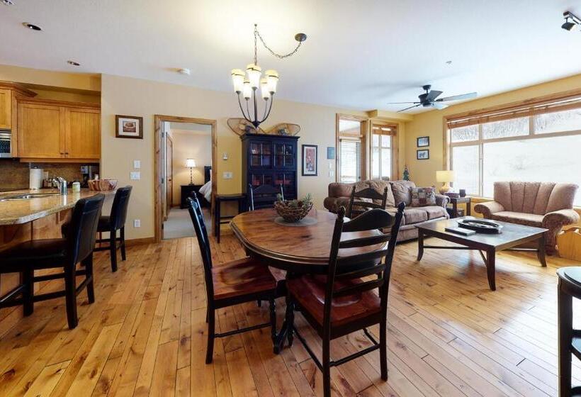 2ベッドルームアパートメント, Aspens 4406