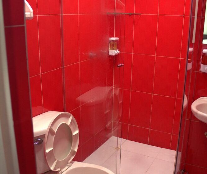 غرفة عائلية, Tesla