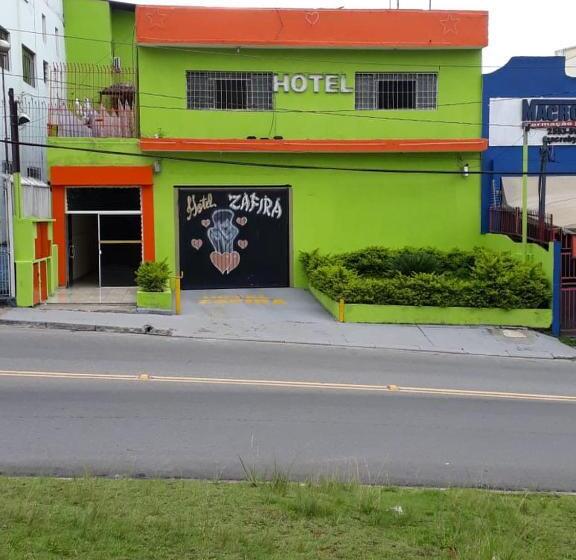 اتاق استاندارد سه نفره, Zafira