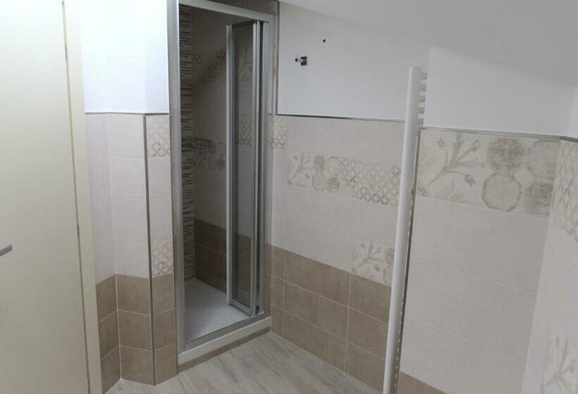 スタンダードルーム, Dada