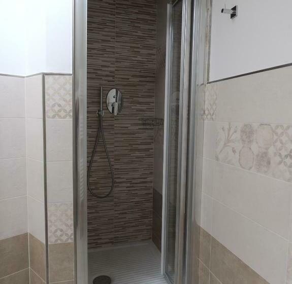 スタンダードルーム, Dada