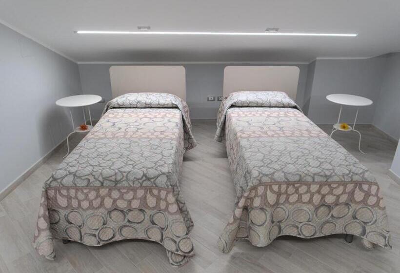 バス共有のスタンダードルーム, Dada