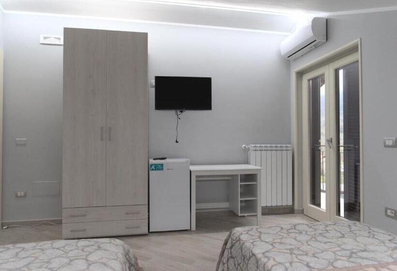 バス共有のスタンダードルーム, Dada