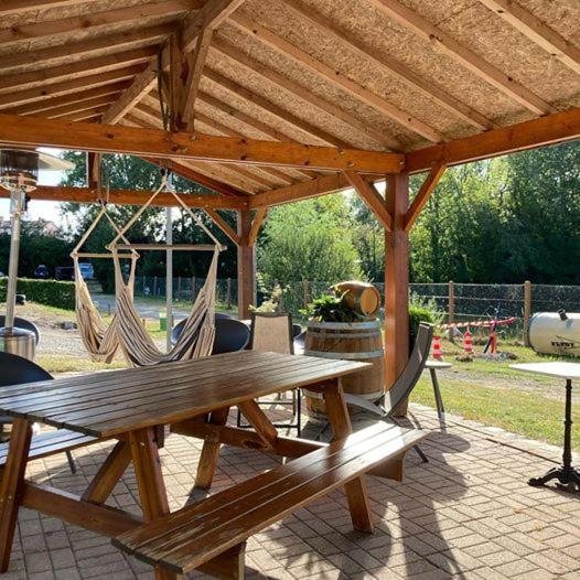 Standard Tent, Les Insolites Du Brochet