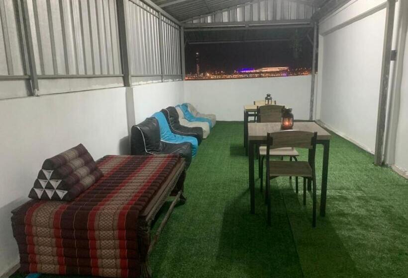 家庭房间共用浴室, Happy Home Hostel