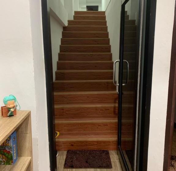 家庭房间共用浴室, Happy Home Hostel