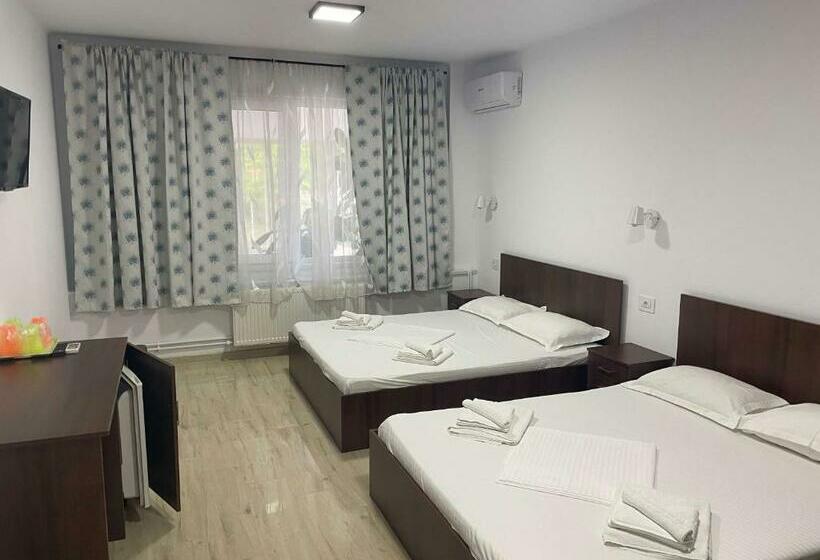 Четырехместный Номер Стандарт, Vila Regal Mamaia