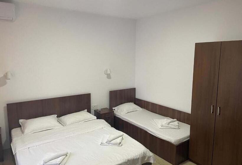 트리플 클래식 룸, Vila Regal Mamaia