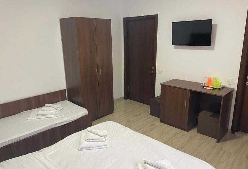 트리플 클래식 룸, Vila Regal Mamaia