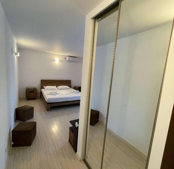 디럭스 룸, Vila Regal Mamaia