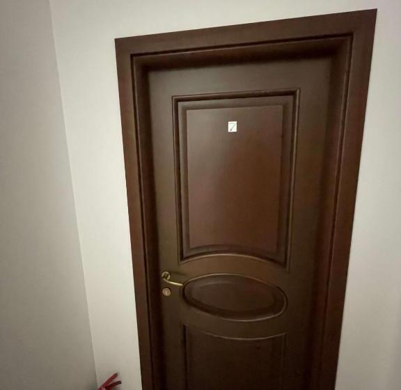 디럭스 트리플 룸, Vila Regal Mamaia